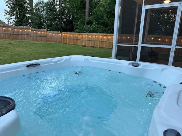 Outdoor spa tub