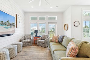 TV - Luxury Palmilla home w/ 3rd floor bay view - enjoy the pool, beach, golf, & more (Port Aransas)