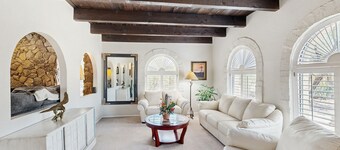 Spacious home w/ private heated pool, large yard, mountain views, work desk