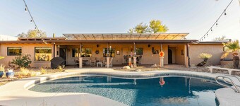 Spacious home w/ private heated pool, large yard, mountain views, work desk