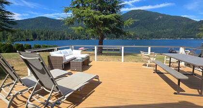 Cozy Lakefront Cabin on Lake Sutherland – A Peaceful Lakefront Getaway