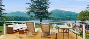 Cozy Lakefront Cabin on Lake Sutherland – A Peaceful Lakefront Getaway