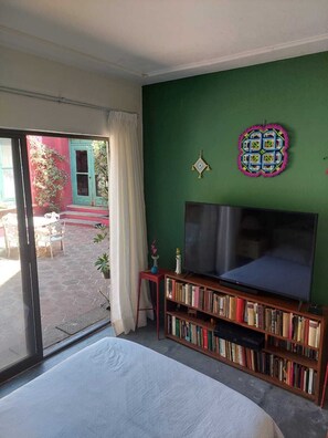 1 bedroom, iron/ironing board, internet, bed sheets - Casa del Roble 2 Residence (Cuernavaca)