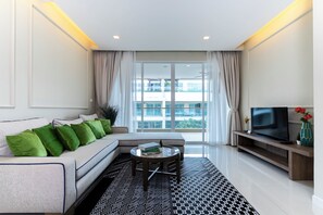 Deluxe One-Bedroom Suite