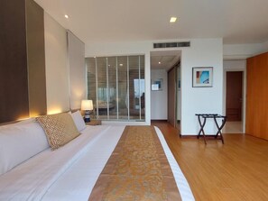 Luxury Penthouse | Free WiFi, bed sheets