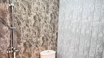 Standard Cabin | Bathroom