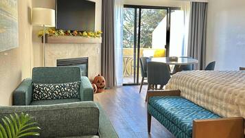 Escrivaninha, ferros/tábuas de passar roupa, Wi-Fi, roupa de cama