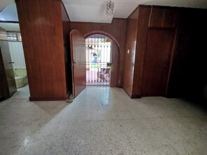 숙박 시설 입구