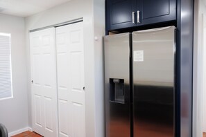 Interior - Nice 3-bedroom house with AC in Albuquerque near Historic Old Town (Albuquerque)