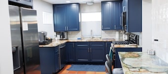 Nice 3-bedroom house with AC in Albuquerque near Historic Old Town