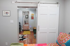 3 bedrooms, iron/ironing board, free WiFi, bed sheets - Nice 3-bedroom house with AC in Albuquerque near Historic Old Town (Albuquerque)