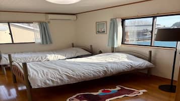 4 bedrooms, free WiFi, bed sheets