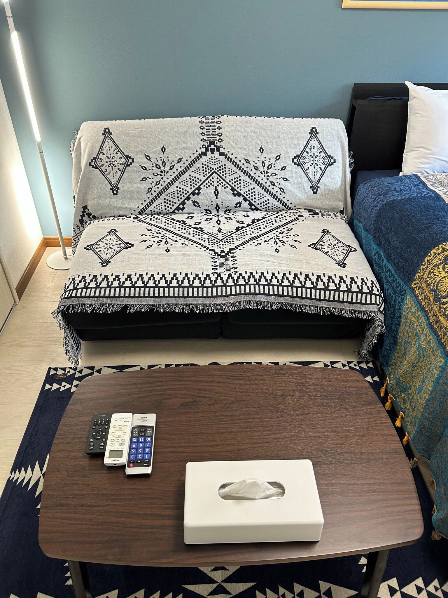 Bureau, Wi-Fi gratuit, draps fournis