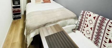 1 chambre, bureau, Wi-Fi gratuit, draps fournis