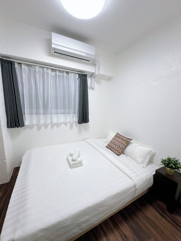 1 habitación, escritorio, wifi gratis y ropa de cama 