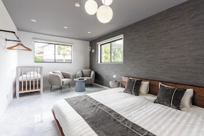 3 bedrooms, desk, iron/ironing board, free WiFi