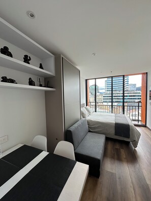 1 bedroom, desk, free WiFi, bed sheets