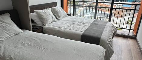 1 bedroom, desk, free WiFi, bed sheets