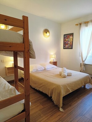 3 bedrooms, iron/ironing board, travel crib, WiFi