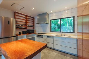 Fridge, microwave, stovetop, cookware/dishes/utensils