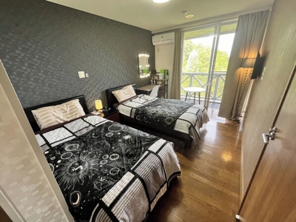 2 habitaciones, escritorio, tabla de planchar con plancha y wifi gratis 