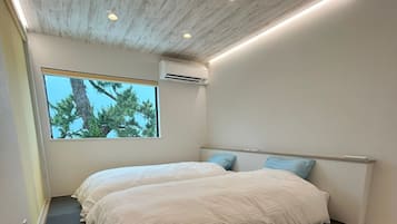Desk, free WiFi, bed sheets