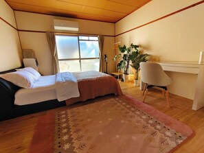 Schreibtisch, Bügeleisen/Bügelbrett, kostenloses WLAN, Bettwäsche