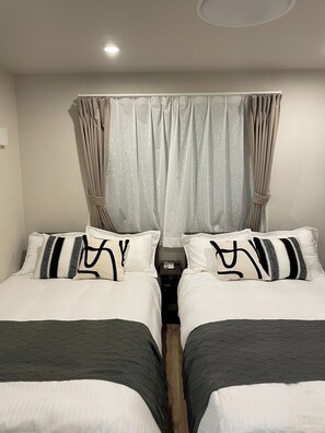 1 bedroom, desk, free WiFi, bed sheets