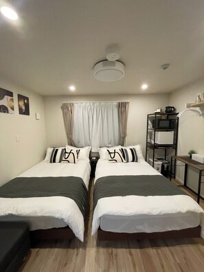 1 bedroom, desk, free WiFi, bed sheets