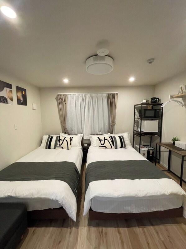 1 bedroom, desk, free WiFi, bed sheets