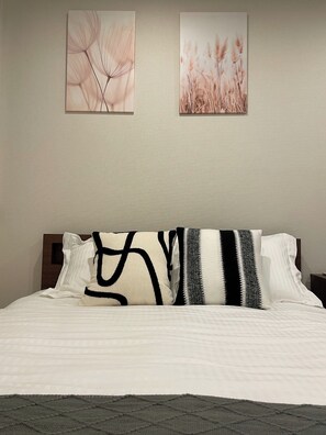 1 bedroom, desk, free WiFi, bed sheets