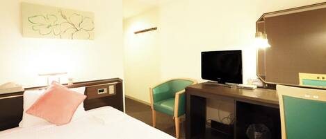 1 bedroom, desk, iron/ironing board, free WiFi