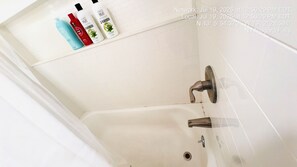 Toallas y papel de baño 