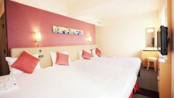 1 室のベッドルーム、デスク、アイロン / アイロン台、WiFi (無料)