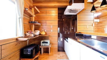Fridge, microwave, stovetop, cookware/dishes/utensils