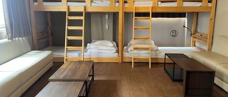 1 bedroom, desk, free WiFi, bed sheets