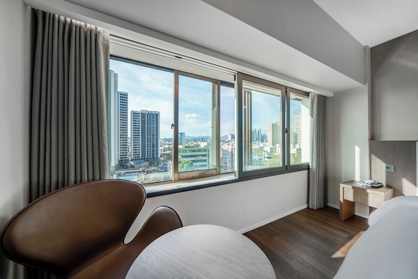 Habitación Deluxe con 2 camas individuales | Ropa de cama de alta calidad, edredón y camas con efecto memoria