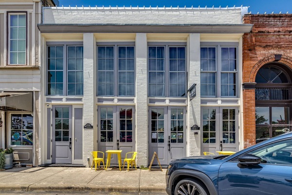 Location! Right in the heart of downtown Hutto next to the wine bar, restaurants and shopping