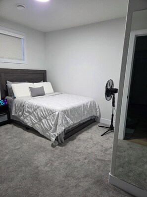 1 bedroom, desk, iron/ironing board, WiFi