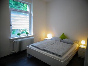 3 bedrooms, iron/ironing board, Internet