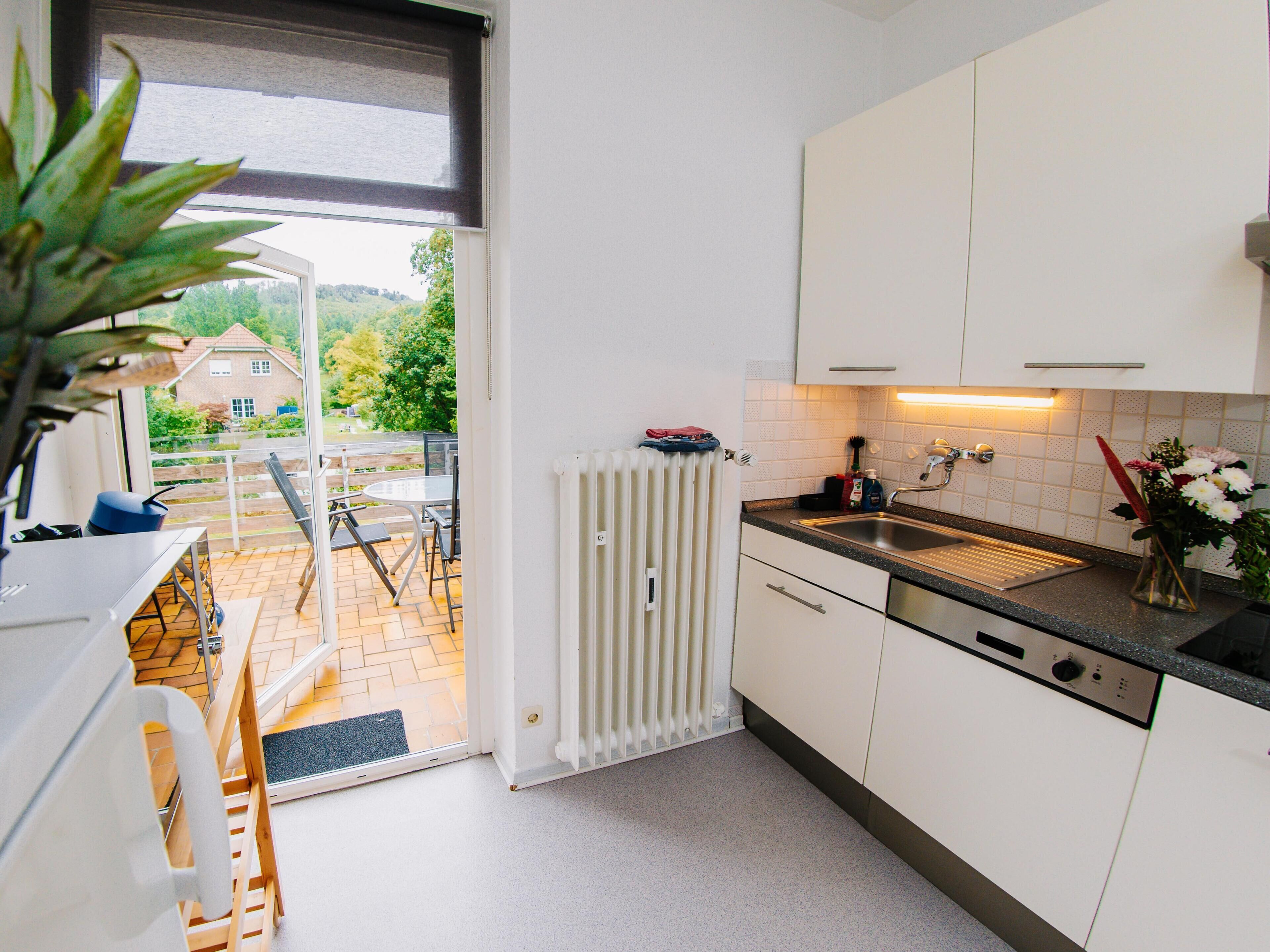 Kühlschrank, Mikrowelle, Herdplatte, Geschirrspüler