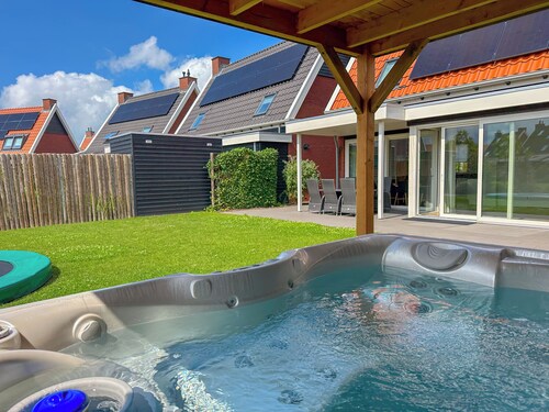 Freistehende Villa mit Spa-Bad und Sauna