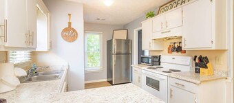 Columbus Cornerstone – Stylish, Clean & Central