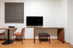 Habitació doble o amb dos llits individuals estàndard | Wifi gratuïta i roba de llit