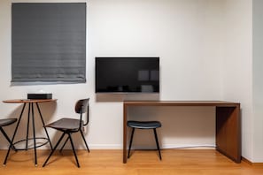 Habitació doble o amb dos llits individuals estàndard | Wifi gratuïta i roba de llit