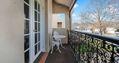 Pembroke - CBD, Elegant & Character Filled Stay