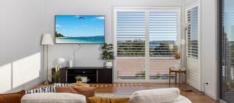 The Family Tide – large family home, entertaining deck with views, swimming pool, air conditioning