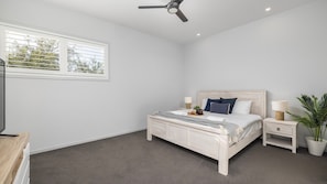 4 Schlafzimmer, Bügeleisen/Bügelbrett, Reisekinderbett, WLAN