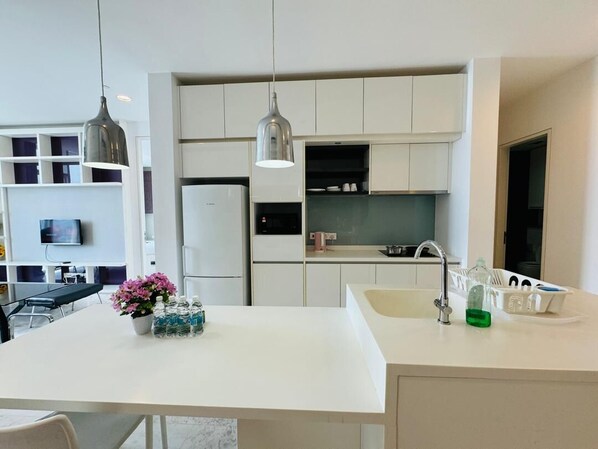 Superior Apartment, Non Smoking, City View | Private kitchen | Full-size fridge, microwave, stovetop, cookware/dishes/utensils