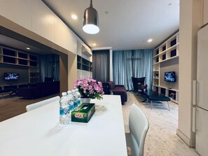 Superior Apartment, Non Smoking, City View | Private kitchen | Full-size fridge, microwave, stovetop, cookware/dishes/utensils